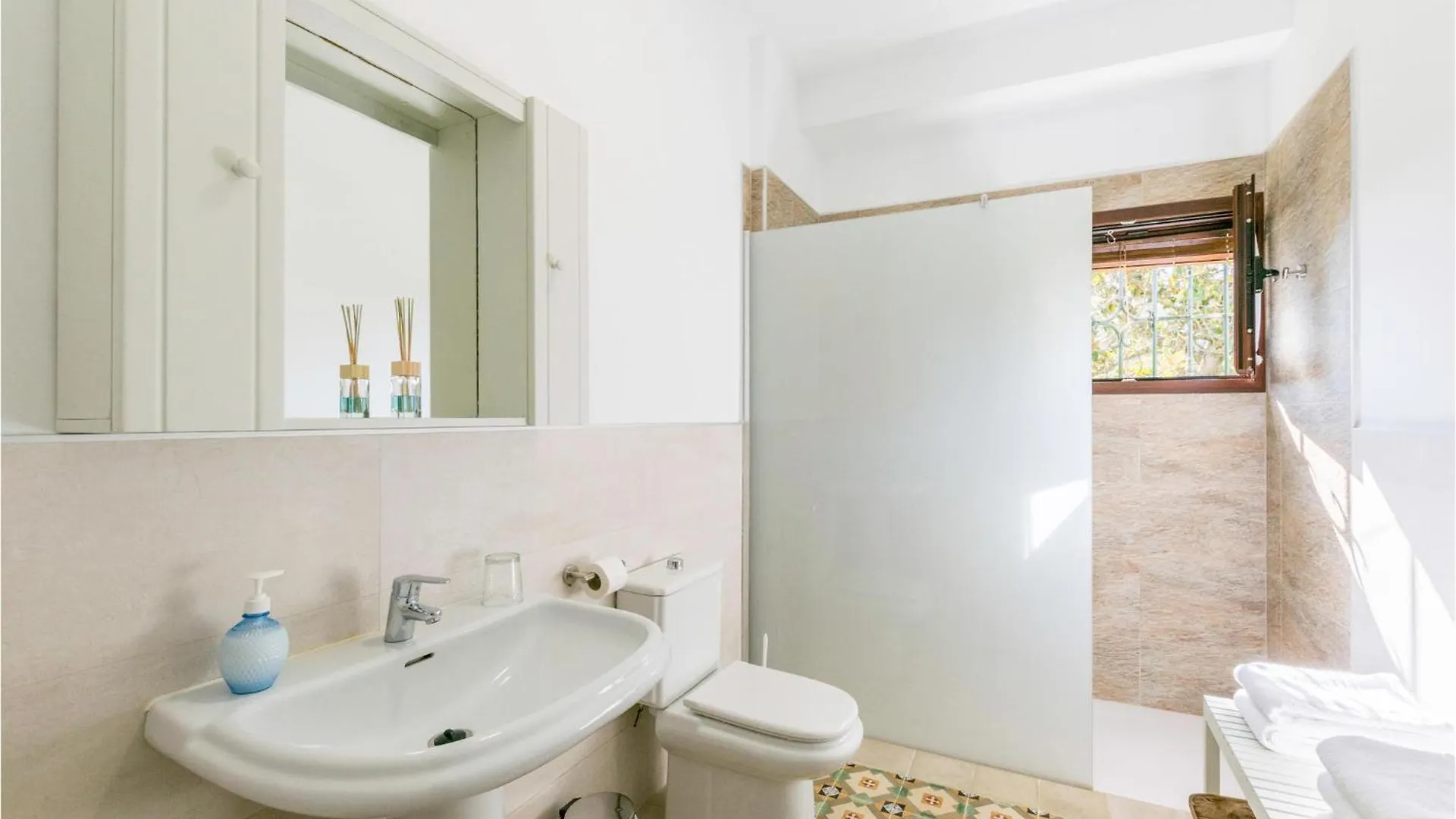 Nice Home In Carcabuey With House A Mountain View